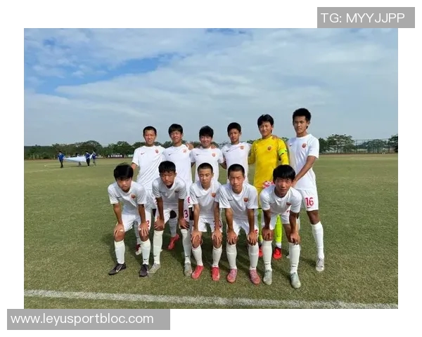 上海海港U15队大胜海门珂缔缘U15队七球狂胜展现青少年足球实力