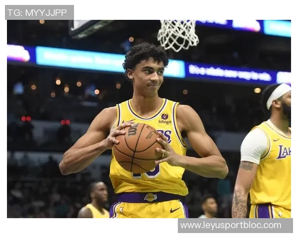 克里斯蒂称赞浓眉防守威慑力超越数据分析13中6拿下13分表现出色